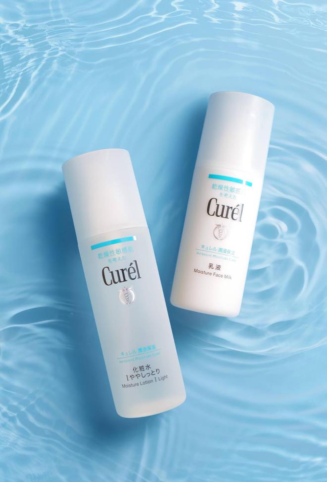 2+1搭出“锁水结界”告别拔干开元棋牌秋冬“分层保湿”攻略(图3) 2+1搭出“锁水结界”告别拔干开元棋牌秋冬“分层保湿”攻略(图3)